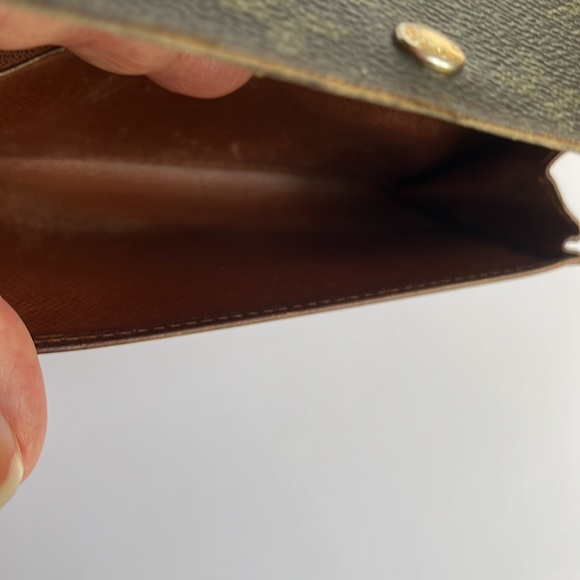 Louis Vuitton LV Monogram Snap Wallet - Picture 11 of 17